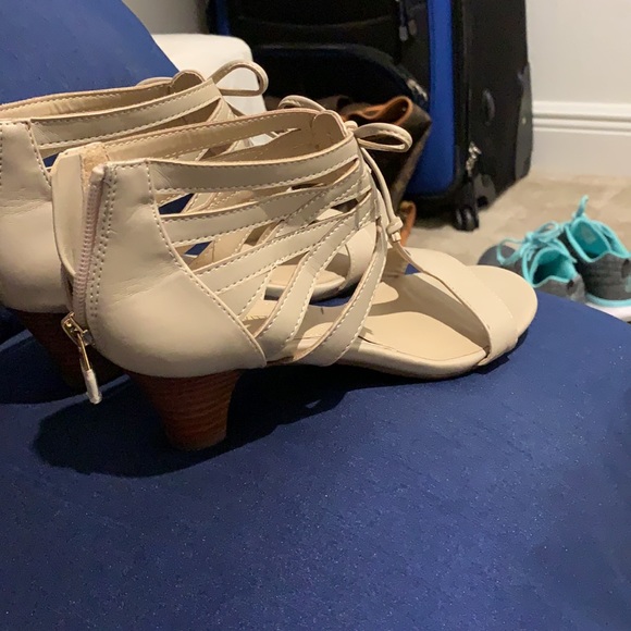 Sandals - Picture 3 of 5